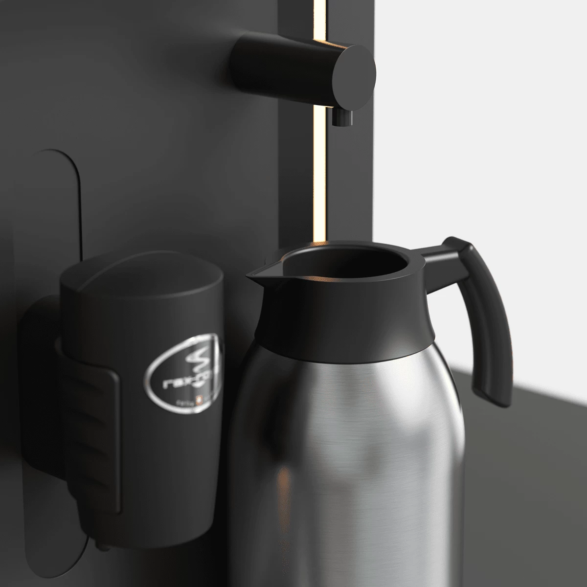 Decanter outlet with hot water bypass on the Rex-Royal S300